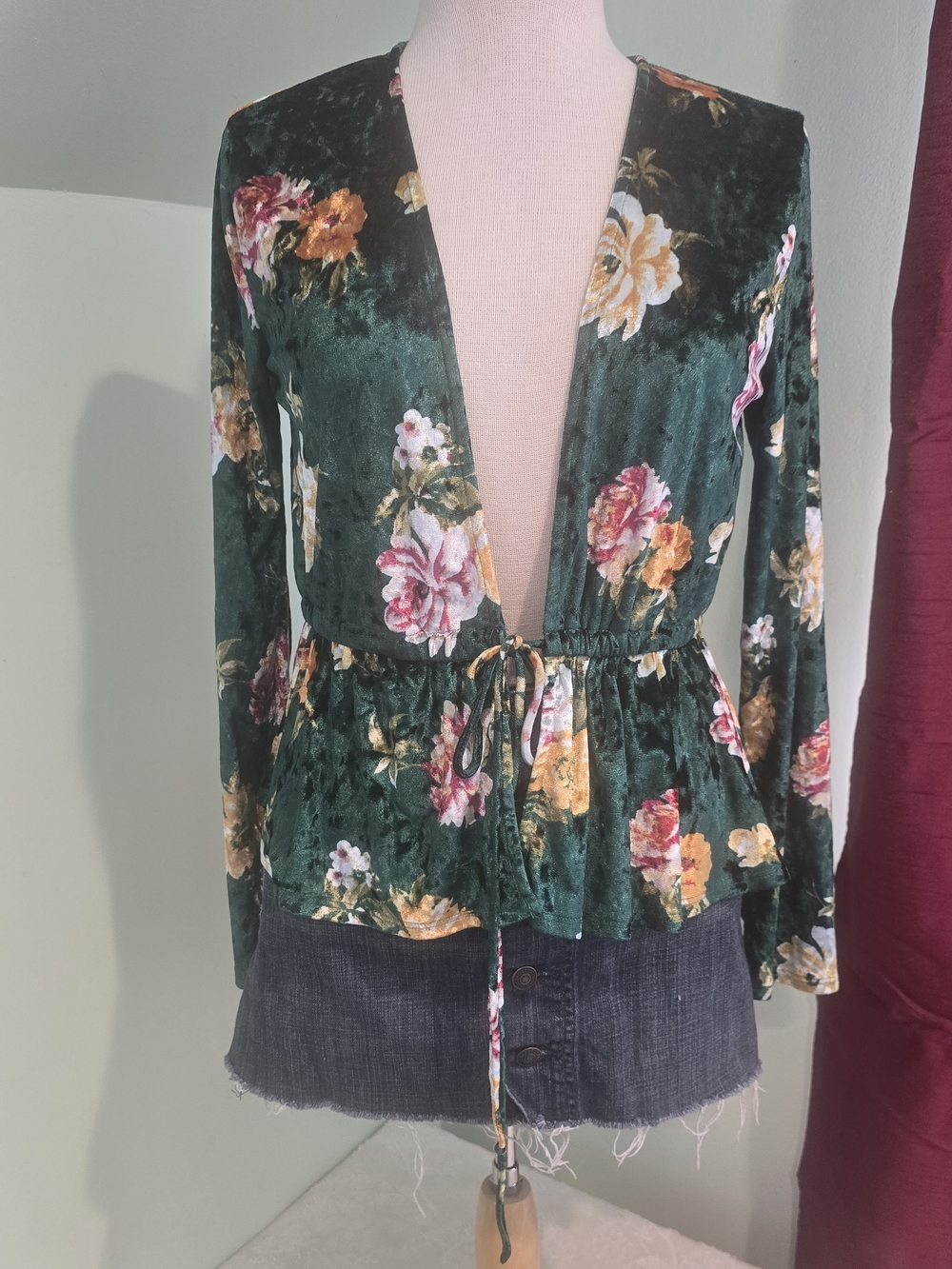 meraki Deep Green Velvet Floral Tie-Waist Cardigan